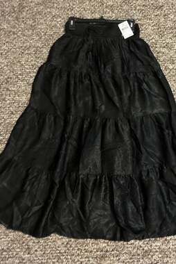 Women’s medium long black tired nwt skirt flowy maxi